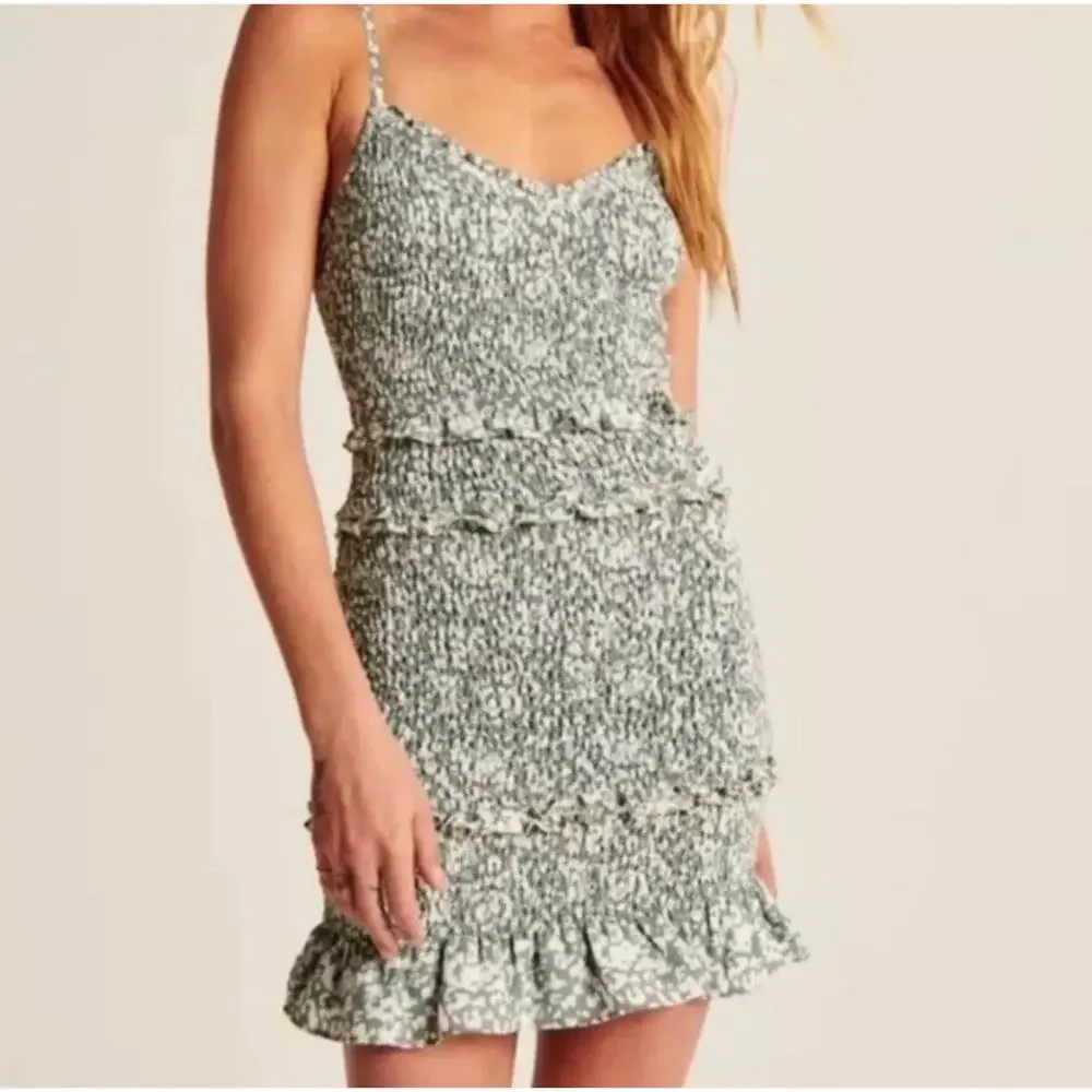 Abercrombie & Fitch Sage Green Floral Ruched Fitted Mini Dress- Size XS